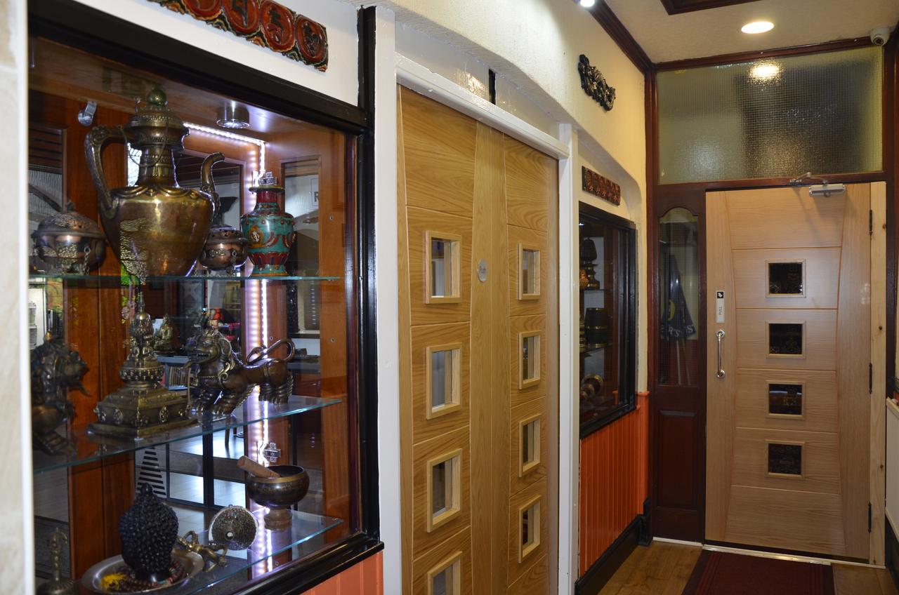 The Gurkha Hotel — Photos 1